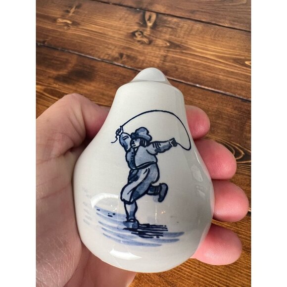 Vintage salt and pepper shakers Dutch boy stick horse kite flying - Picture 10 of 11